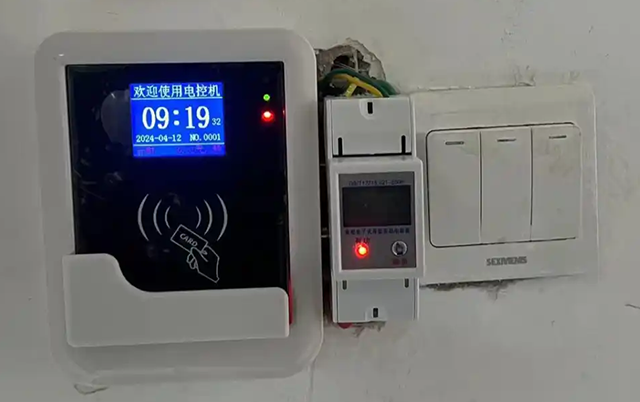 优卡特IC卡刷卡电控机